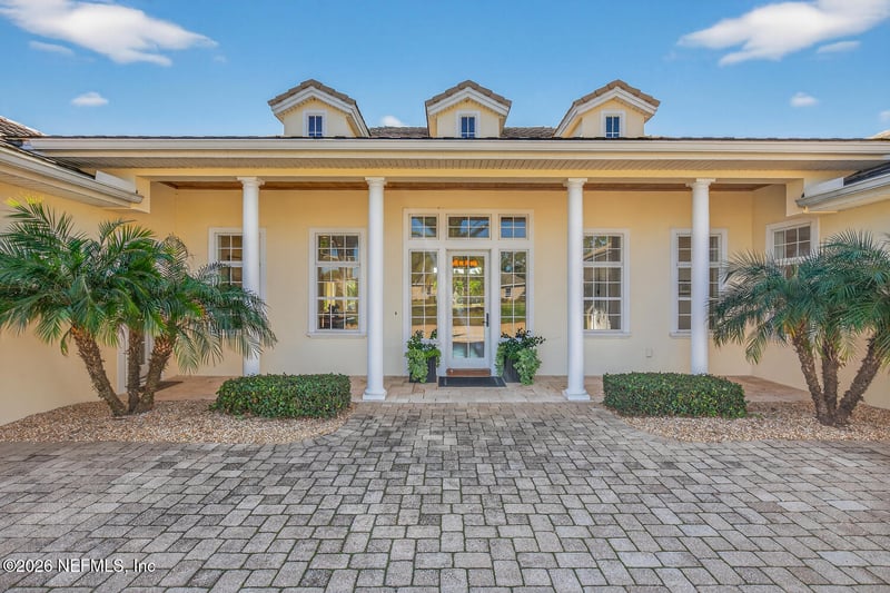 7 Capri Ct, Palm Coast, FL 32137