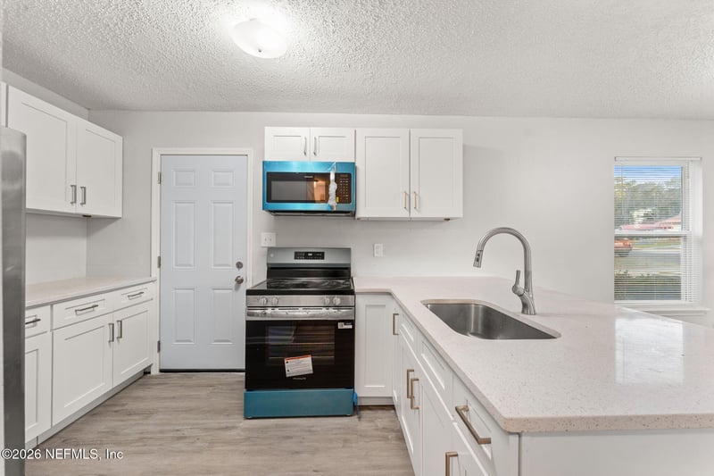 1543 Brook Forest Dr, Jacksonville, FL 32208