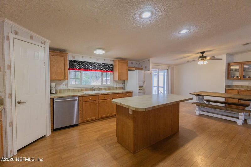 203 Palmetto Ct, Georgetown, FL 32139