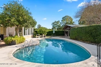 8134 Veracruz Dr, Jacksonville, FL 32211