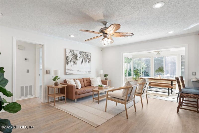 8134 Veracruz Dr, Jacksonville, FL 32211