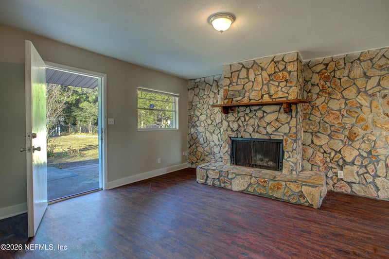 5831 Carter Ln, Jacksonville, FL 32244