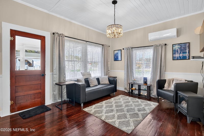 201 Oak St, Welaka, FL 32189