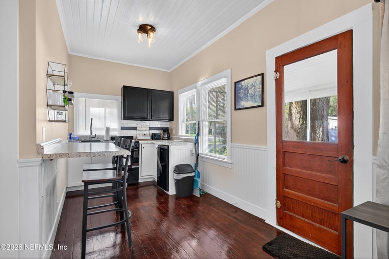 201 Oak St, Welaka, FL 32189