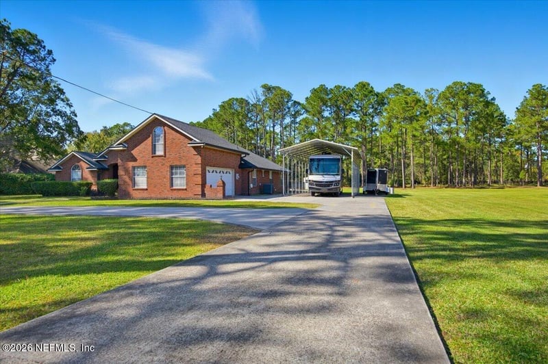 6137 Quiet Country Ln, Jacksonville, FL 32218