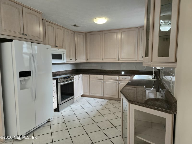 2520 Stern Dr, Jacksonville, FL 32233