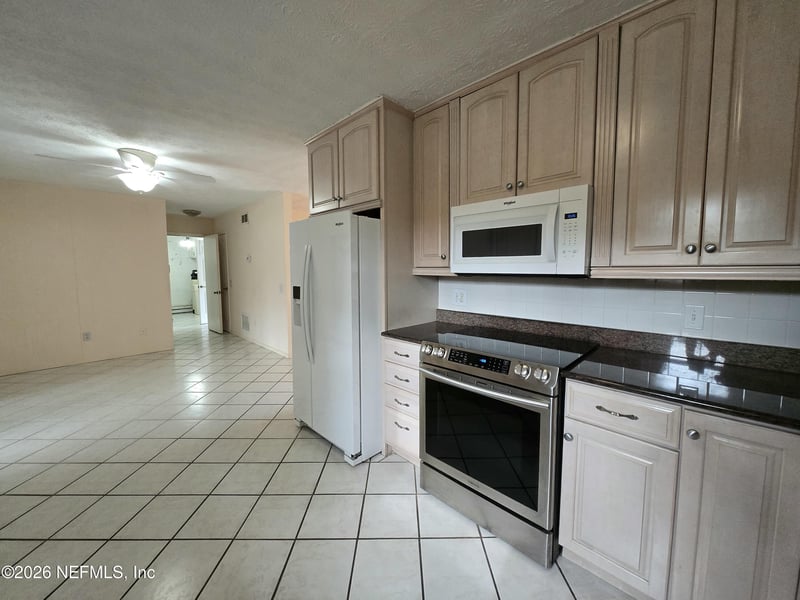 2520 Stern Dr, Jacksonville, FL 32233