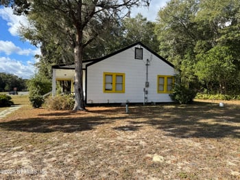 1042 State Road 20, Interlachen, FL 32148