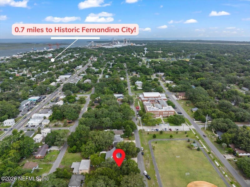 619 10th St, Fernandina Beach, FL 32034