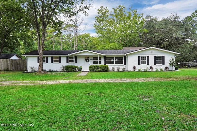 2050 Laurel Dr, Middleburg, FL 32068