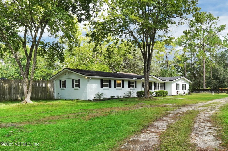 2050 Laurel Dr, Middleburg, FL 32068