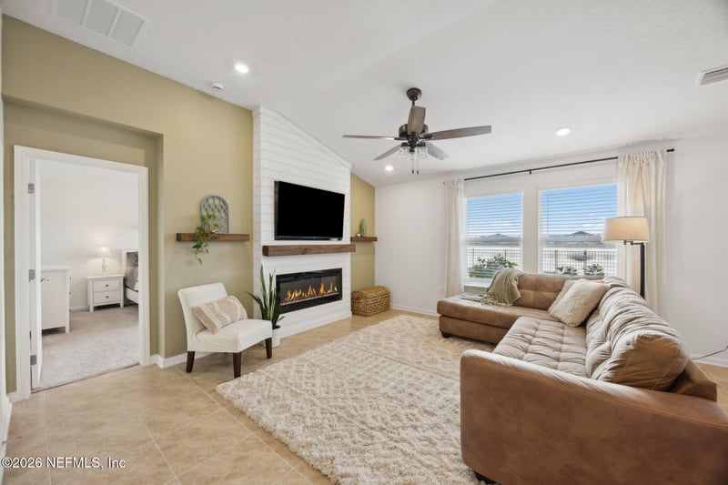 887 Panther Lake Pw, Jacksonville, FL 32221