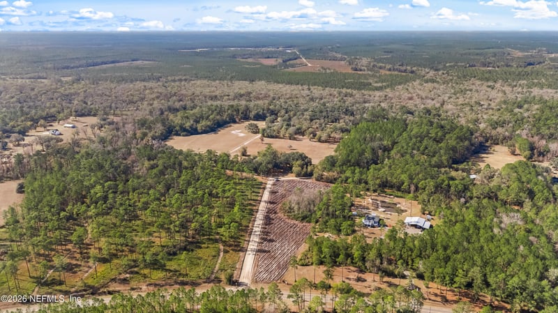 991 Peace Lily Ln, Bryceville, FL 32009