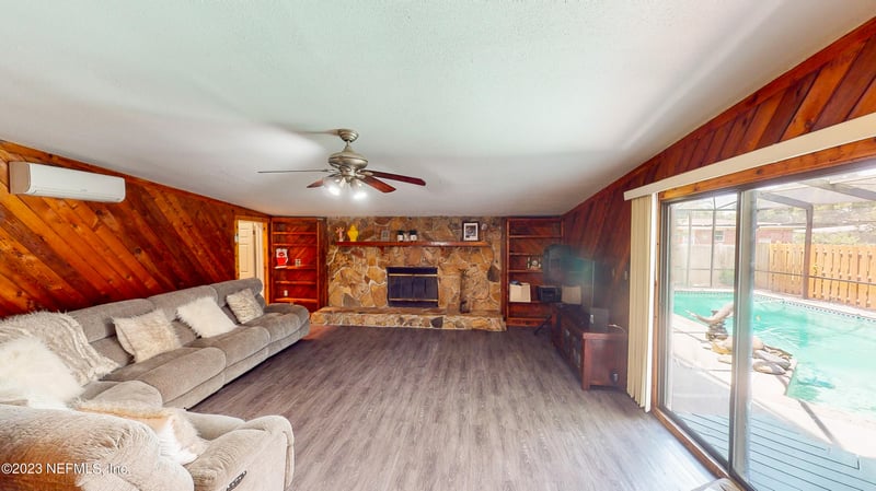 5424 Oliver St, Jacksonville, FL 32211