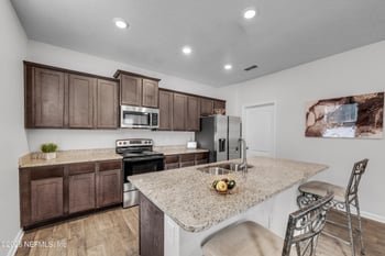 7004 Sandle Dr, Jacksonville, FL 32219