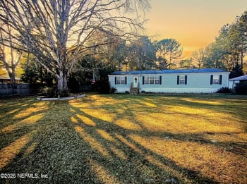 1743 Blue Jay Dr, Middleburg, FL 32068