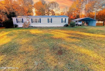 1743 Blue Jay Dr, Middleburg, FL 32068