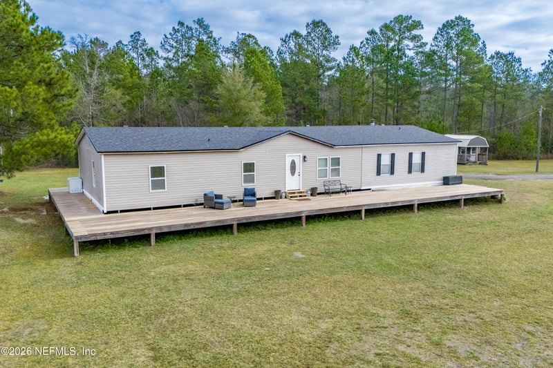 16919 County Rd 125, Glen St Mary, FL 32040