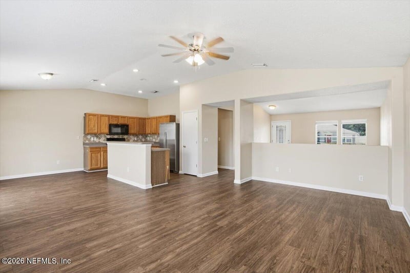 1472 Redbird Creek Dr, Jacksonville, FL 32221