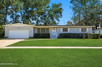 3725 Cherokee Villa Ln, Jacksonville, FL 32277