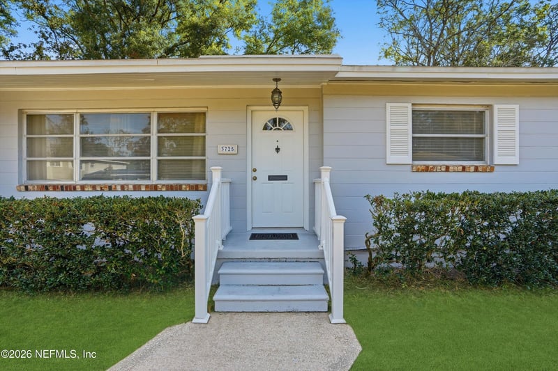 3725 Cherokee Villa Ln, Jacksonville, FL 32277