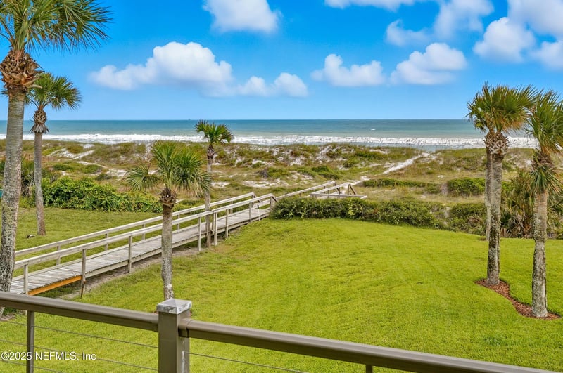 50 Seminole Landing Rd, Atlantic Beach, FL 32233