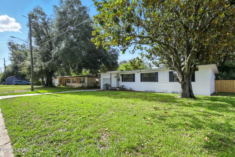 6552 Shady Oak Dr, Jacksonville, FL 32277