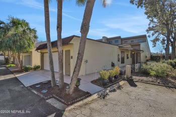 8 Fox Valley Dr, Orange Park, FL 32073