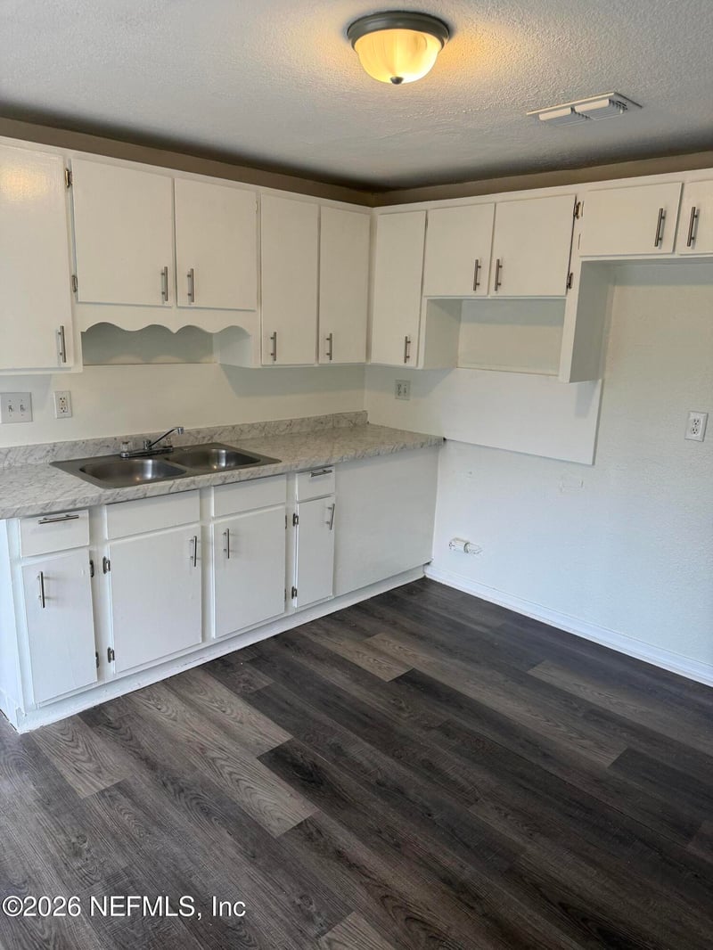 8424 Lincrest Dr, Jacksonville, FL 32208