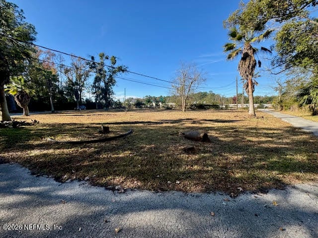 747 Cole Rd, Jacksonville, FL 32218