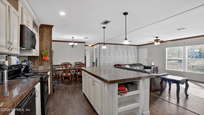 121 Melanie Ln, Middleburg, FL 32068