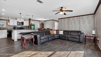 121 Melanie Ln, Middleburg, FL 32068