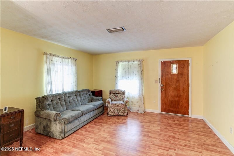 5222 Hollycrest Dr, Jacksonville, FL 32205