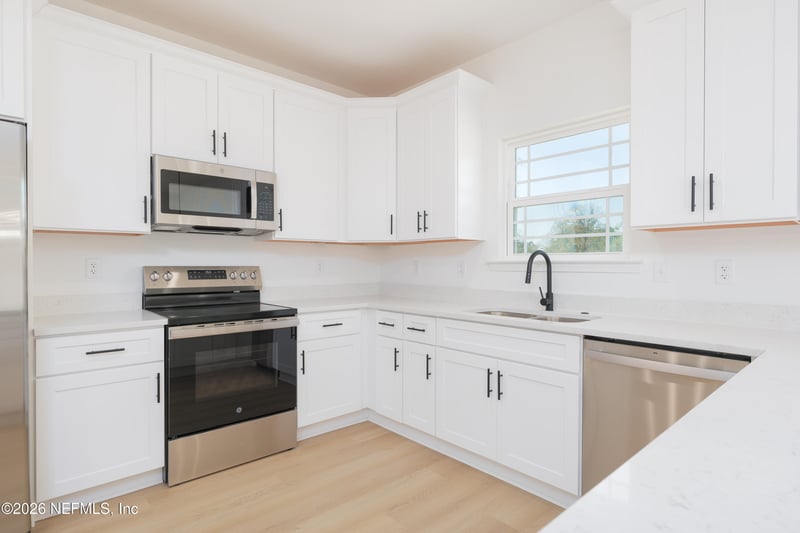 5573 Oregon Trl, Middleburg, FL 32068