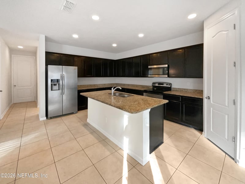 15713 Lexington Park Blvd, Jacksonville, FL 32218