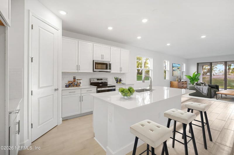 9210 Players Dr, Weeki Wachee, FL 34613