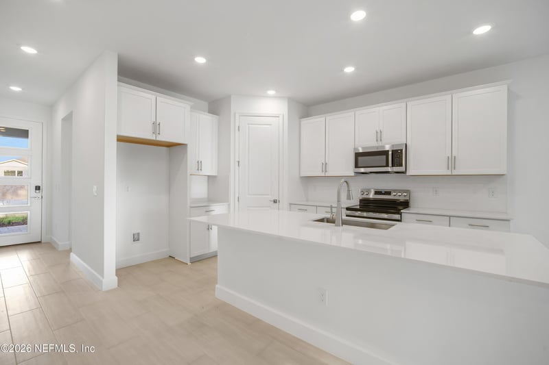 9210 Players Dr, Weeki Wachee, FL 34613