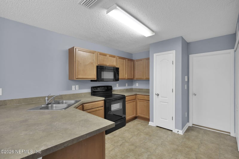 7764 Playschool Ln, Jacksonville, FL 32210