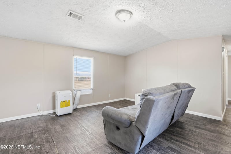 5822 Cisco Dr, Jacksonville, FL 32219