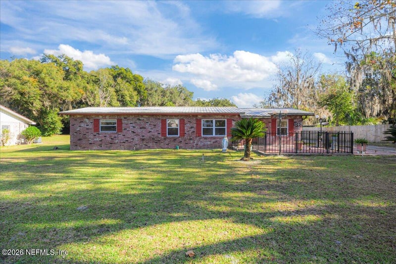 1707 Palm Ave, Palatka, FL 32177