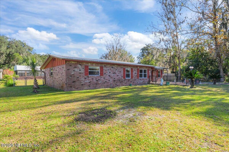 1707 Palm Ave, Palatka, FL 32177