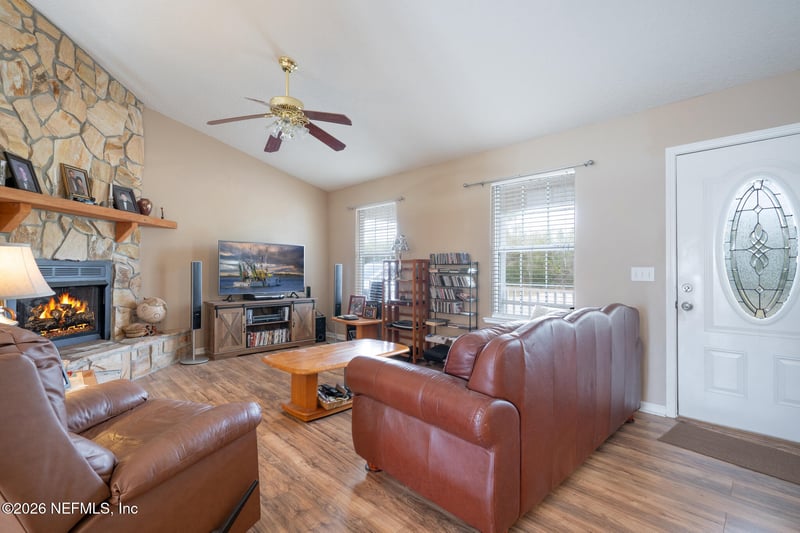 27333 Fourteenth Ave, Hilliard, FL 32046