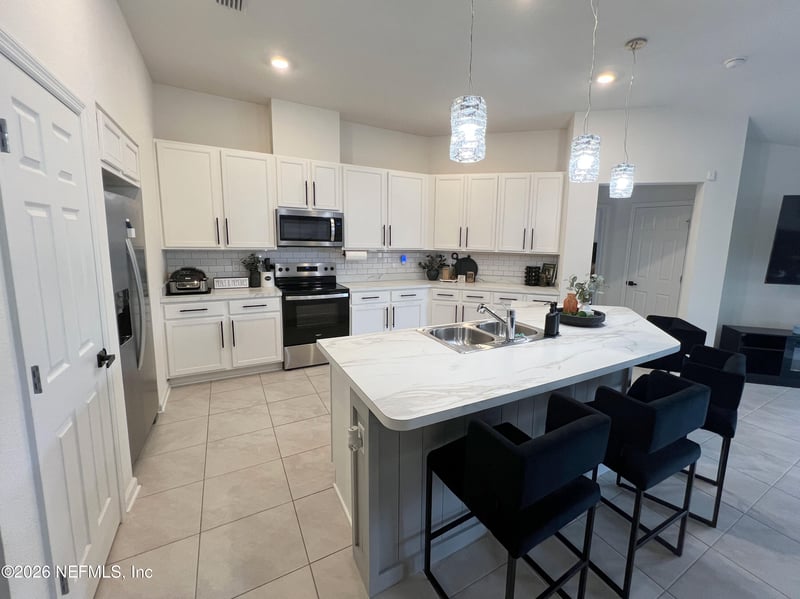 7223 Hawkes Bend St, Jacksonville, FL 32219