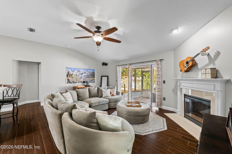 637 Marla Creek Ct, Jacksonville, FL 32220