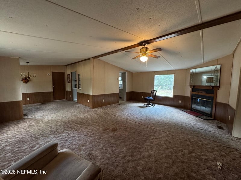 910 Ofarrell Ave, Interlachen, FL 32148