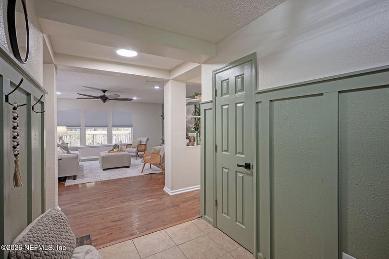 2541 Reagan Lakes Ln, Jacksonville, FL 32221