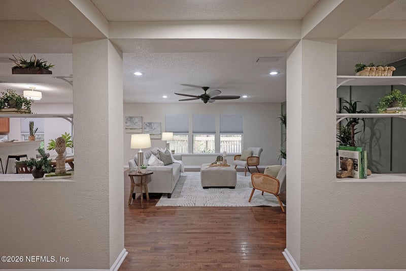 2541 Reagan Lakes Ln, Jacksonville, FL 32221