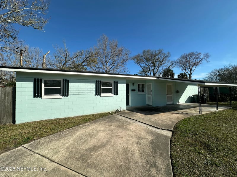 365 Sargo Rd, Atlantic Beach, FL 32233