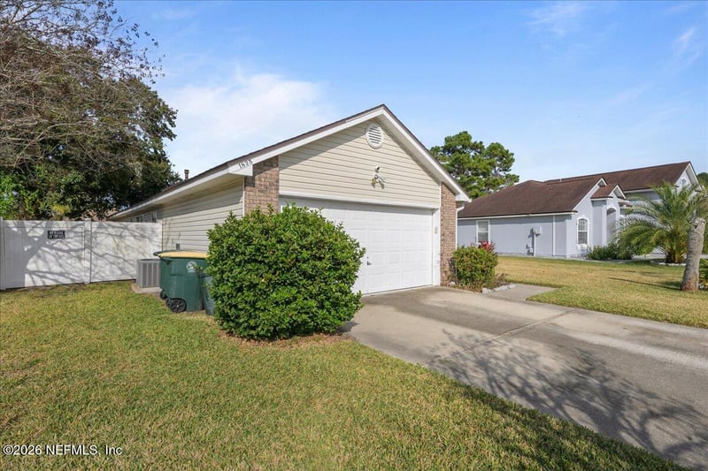 1825 Willesdon Dr, Jacksonville, FL 32246