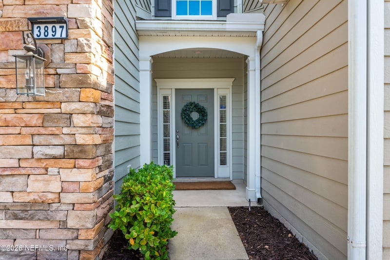 3897 Lionheart Dr, Jacksonville, FL 32216